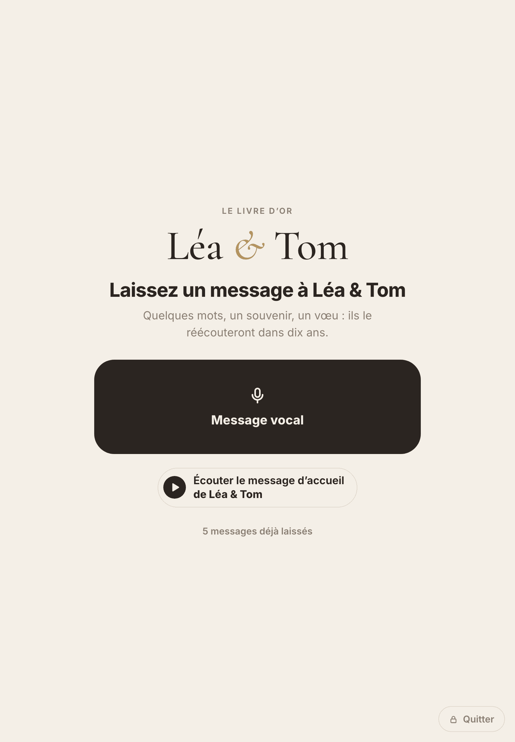 La borne sur une tablette : « Laissez un message à Léa & Tom », un grand bouton Message vocal