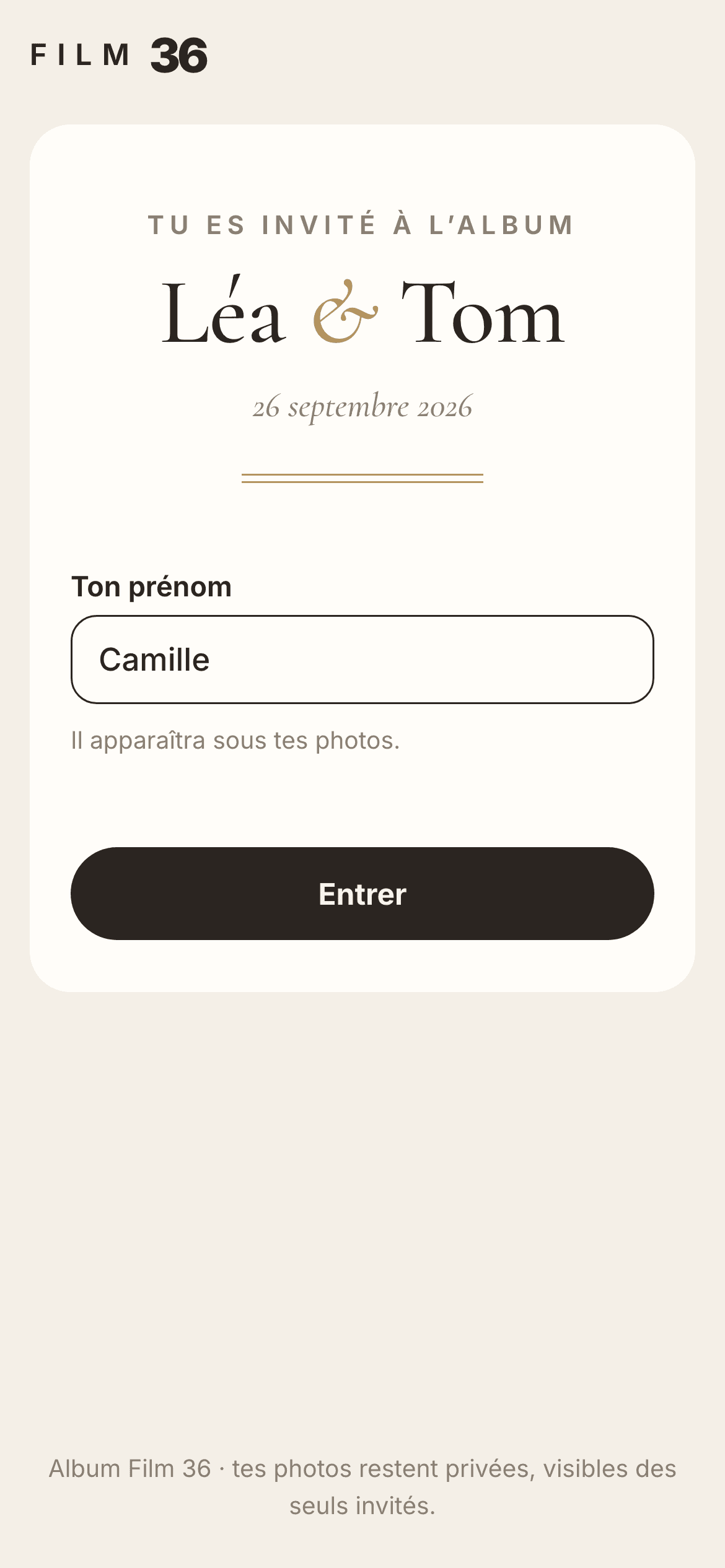 L’arrivée d’une invitée : « Tu es invité à l’album Léa & Tom », et son prénom à saisir